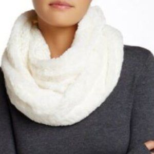 Modena Faux Fur Infinity Scarf Offwhite